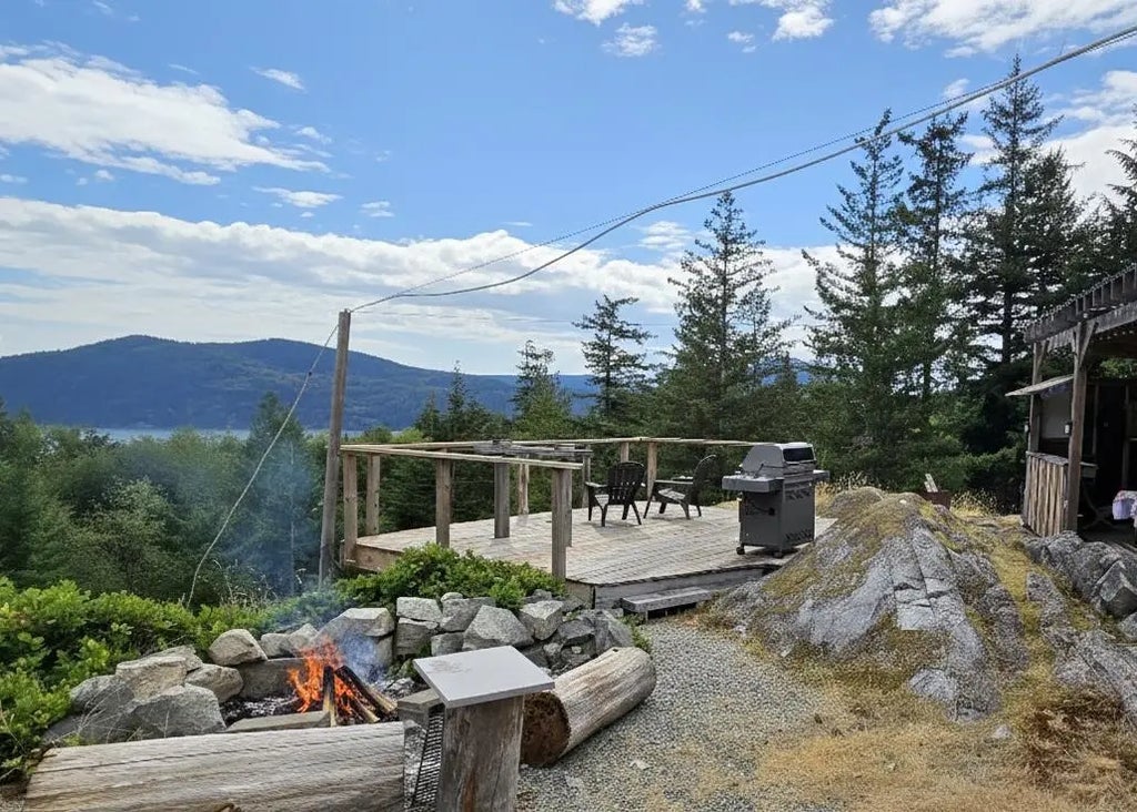 Lot 44 Fircom Plateau, Gambier Island