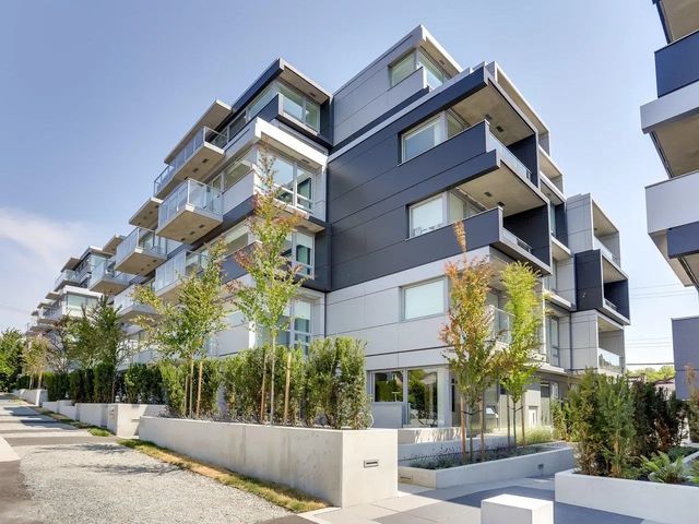8080 Oak Street 208, Vancouver