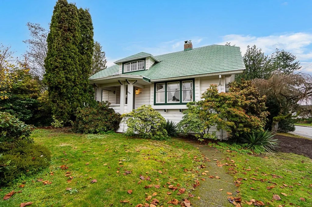 1204 Grand Boulevard, North Vancouver