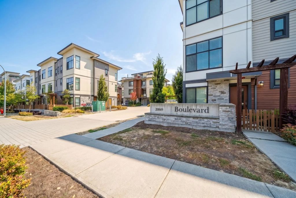 20849 78b Avenue 27, Langley
