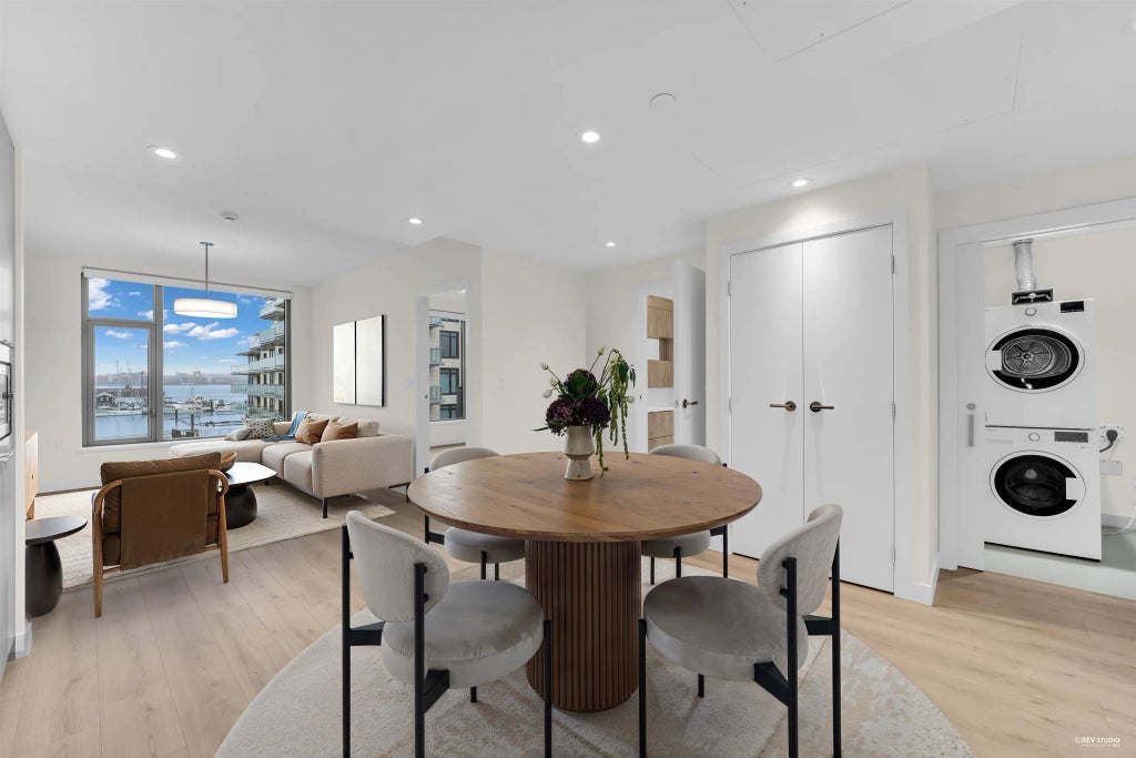 755 Harbourside Drive 401, North Vancouver