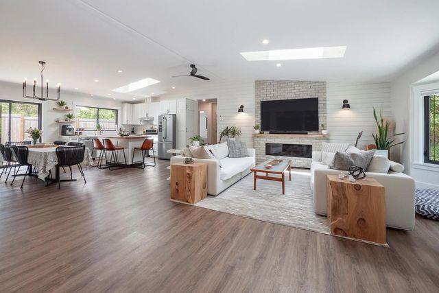 655 Dougall Road, Gibsons