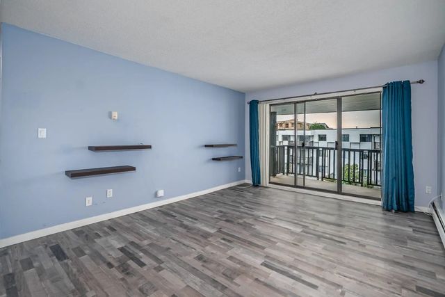 12170 222 Street 319, Maple Ridge