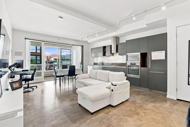 133 E 8th Avenue 209, Vancouver