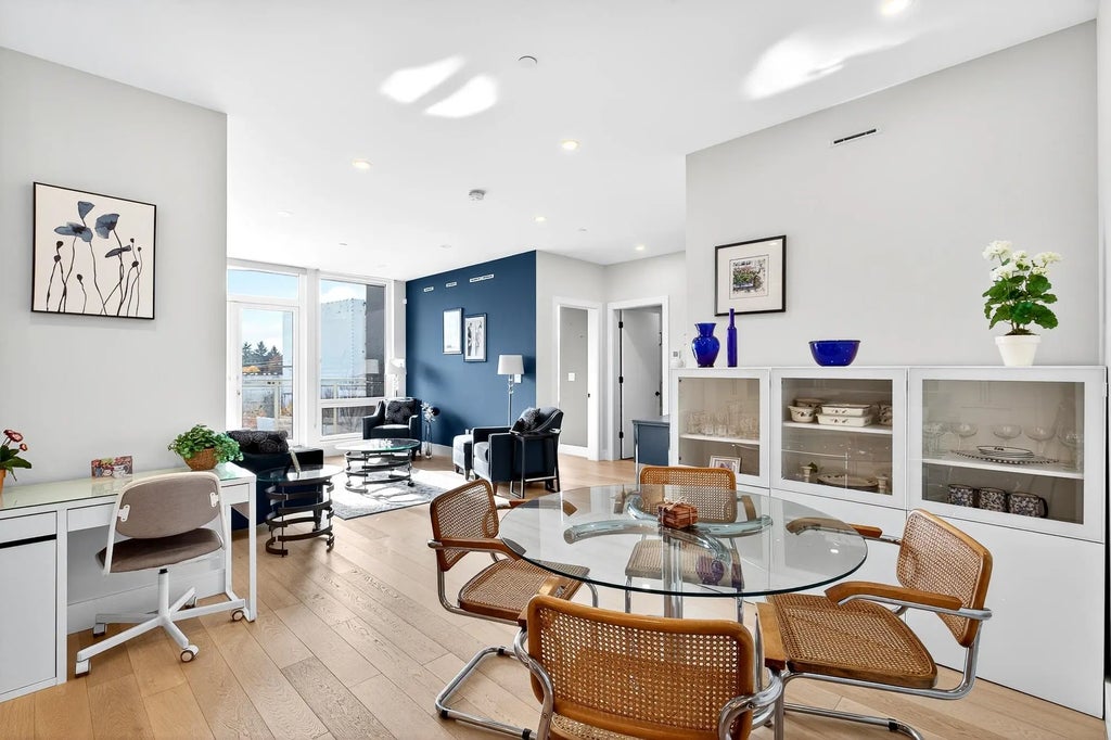 20416 Park Avenue 410, Langley