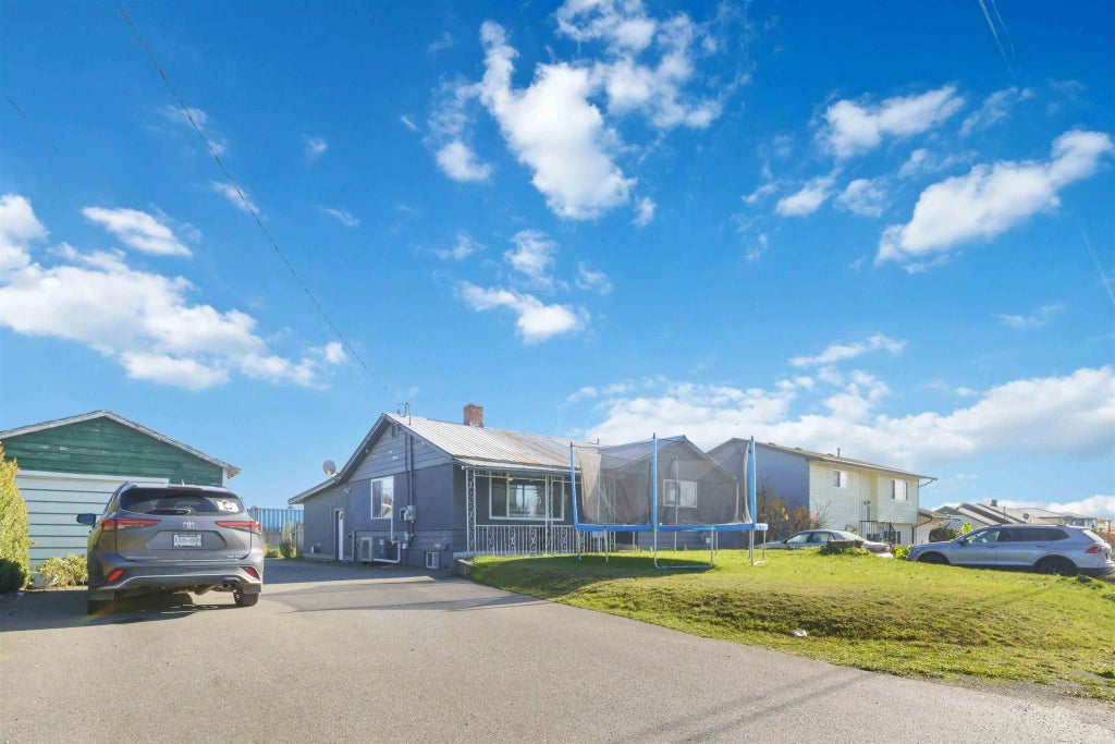 1860 Queen Street, Abbotsford