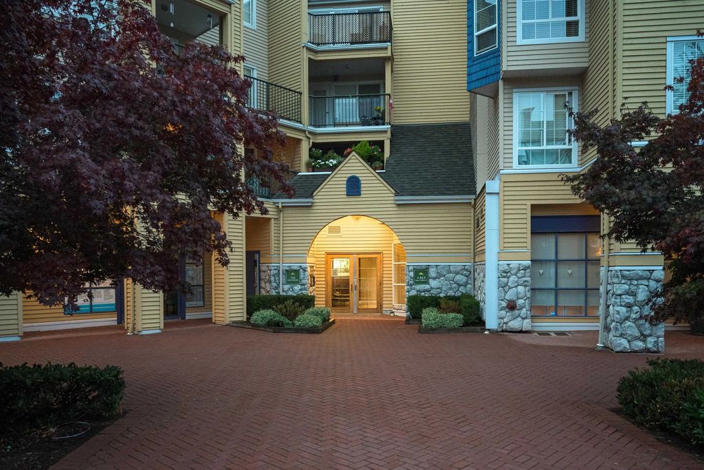 1363 56 Street 205, Delta