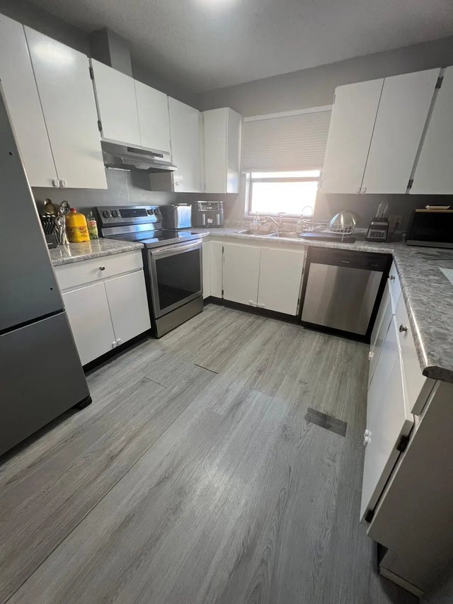 7131 133a Street 201, Surrey