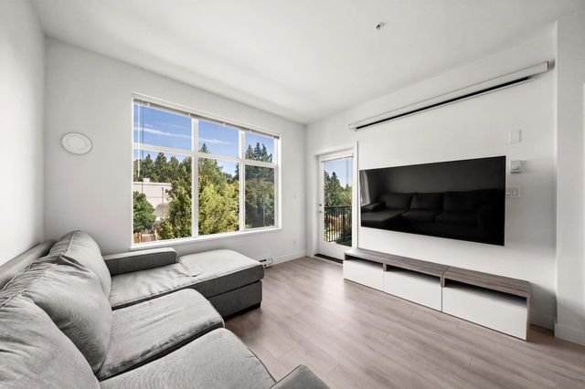 828 Gauthier Avenue 312, Coquitlam