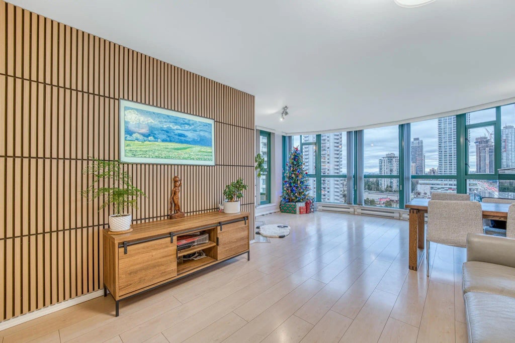 5899 Wilson Avenue 1102, Burnaby