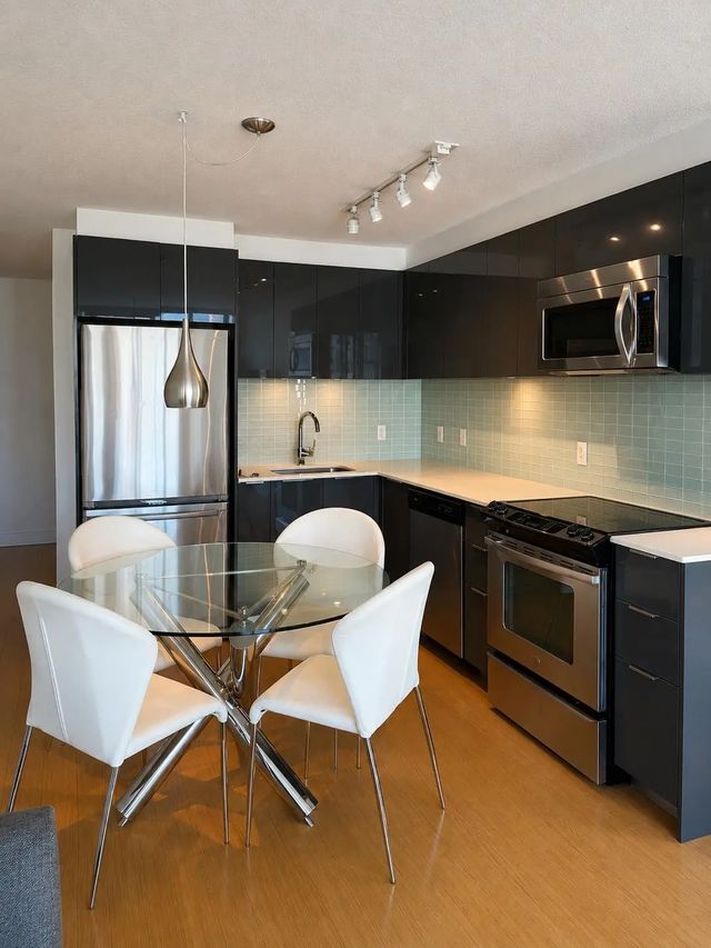 1325 Rolston Street 702, Vancouver