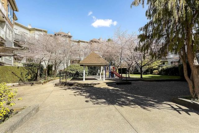 10188 155 Street 204, Surrey
