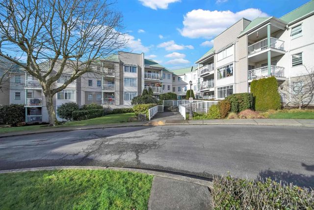 9765 140 Street 102, Surrey