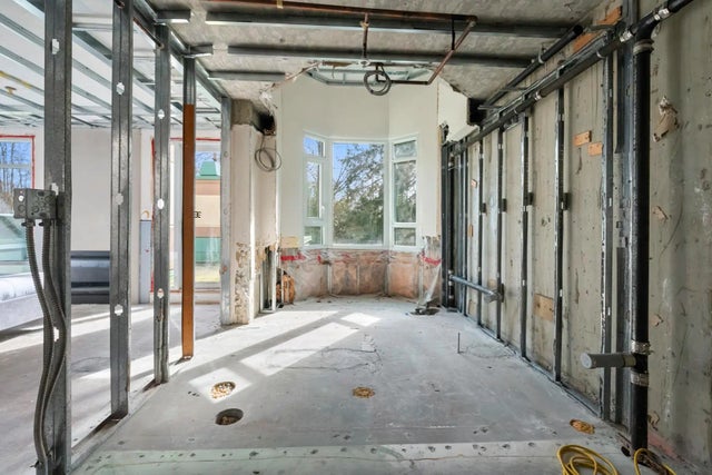 348 Taylor Way, West Vancouver