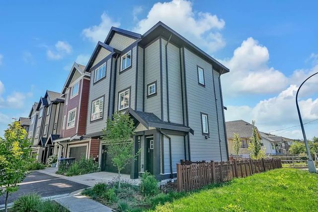 608 Ewen Avenue 16, New Westminster