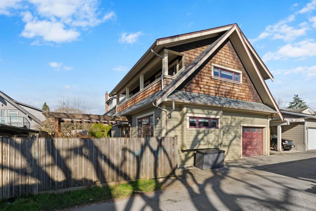 335 E 8th Street, North Vancouver