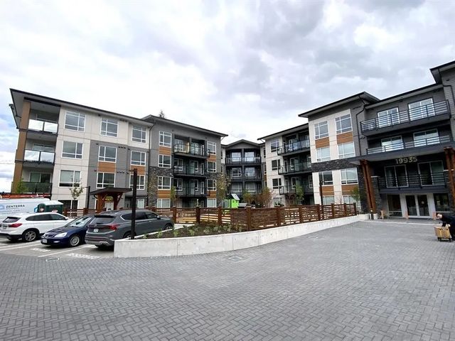 19935 75a Avenue 206, Langley