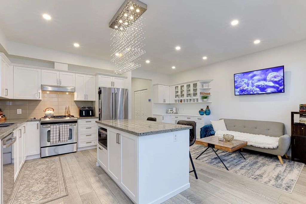 1437 Collins Road, Coquitlam