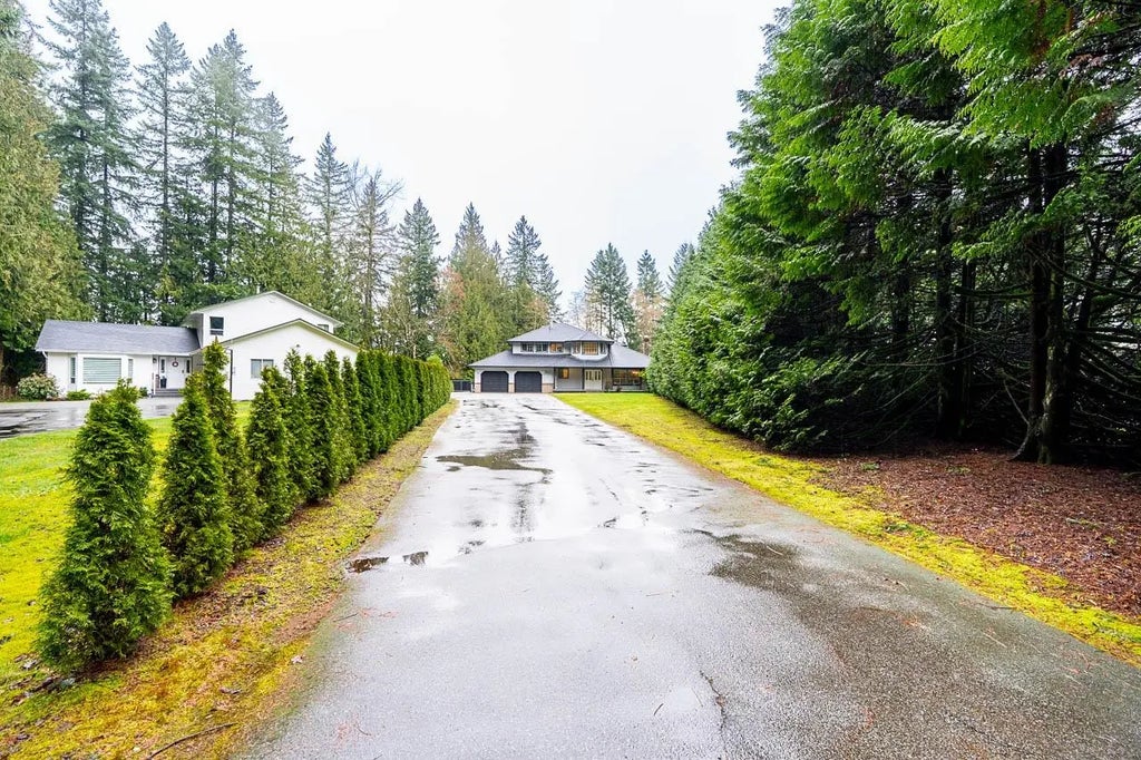 5946 242 Street, Langley