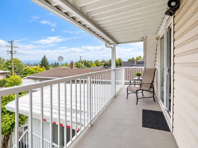 4265 Slocan Street Top, Vancouver
