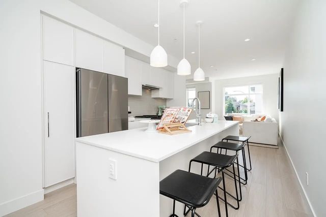 5330 198 Street 108, Langley