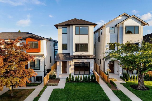 6682 Napier Street 3, Burnaby