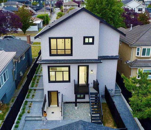 1328 E 64th Avenue, Vancouver