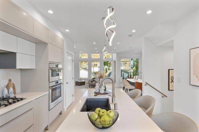 434 E 1st Street 2, North Vancouver