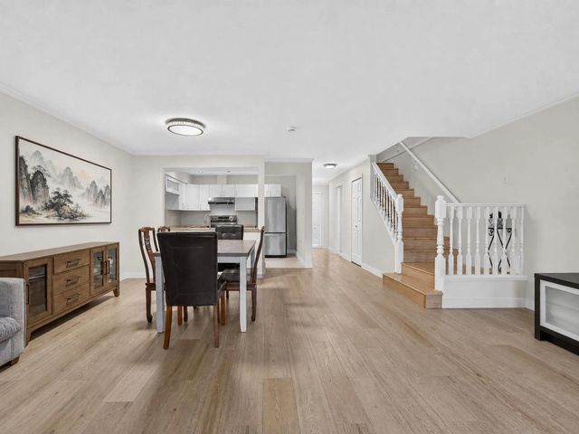 8031 General Currie Road 8, Richmond