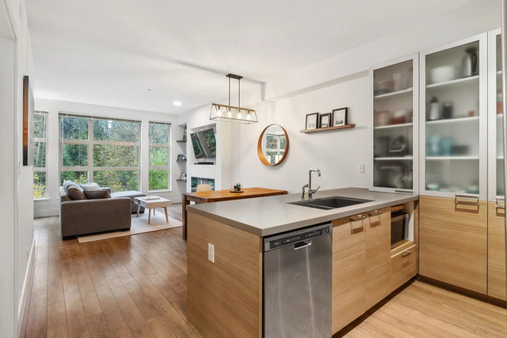 3606 Aldercrest Drive 422, North Vancouver