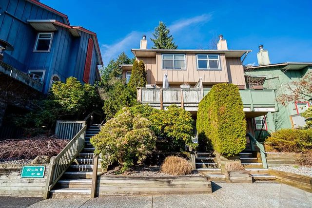 900 17th Street 34, North Vancouver