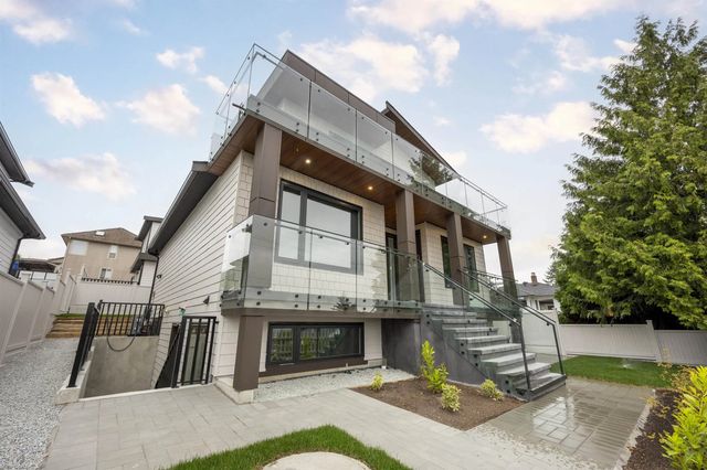217 E Eighth Avenue, New Westminster
