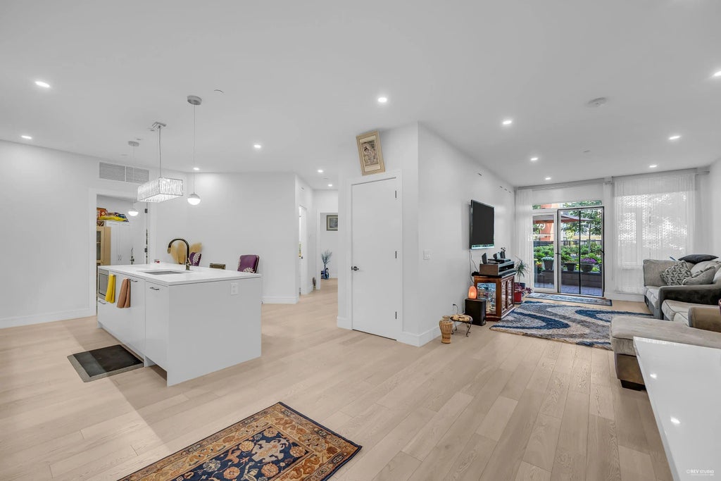 20416 Park Avenue 101, Langley