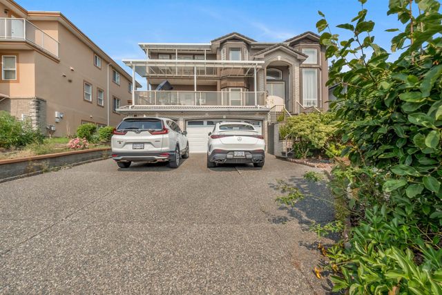 3179 Arrrowsmith Place, Coquitlam