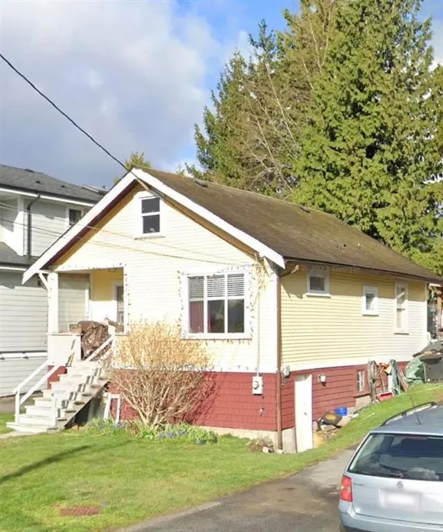 215 Ninth Avenue, New Westminster