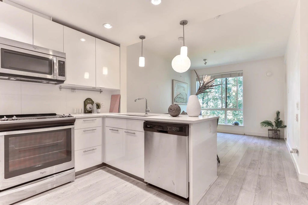 723 W 3rd Street 527, North Vancouver