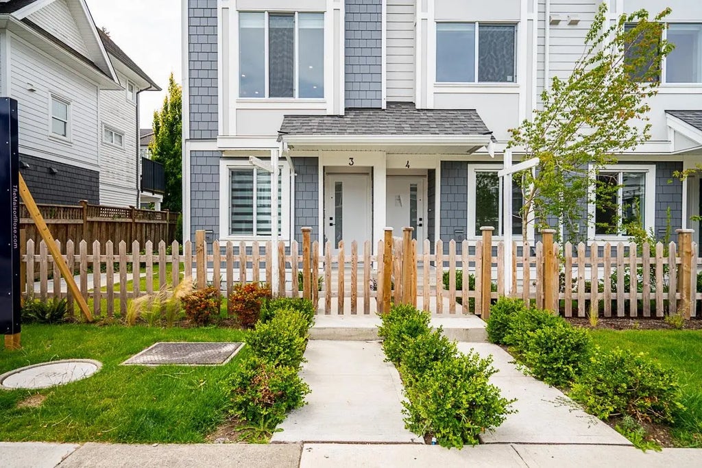 2525 156 Street 4, Surrey