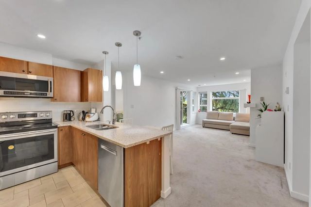6508 Denbigh Avenue 320, Burnaby