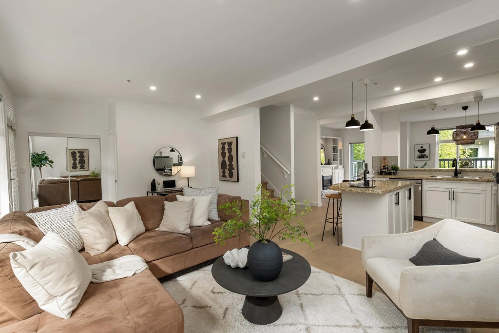 40632 Government Road 41, Squamish