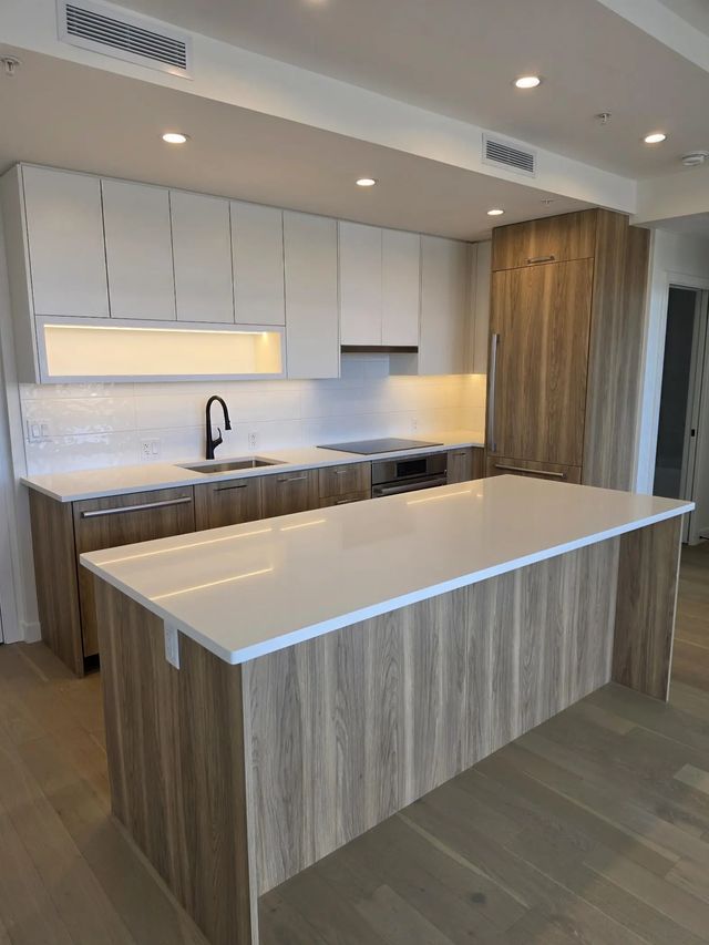 8398 Oak Street 504, Vancouver