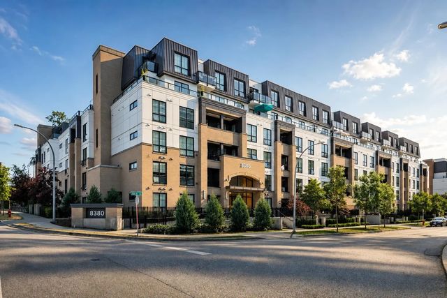 8380 200a Street 504, Langley