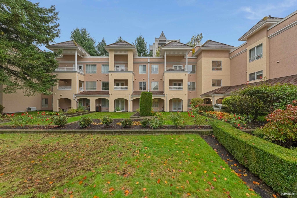 515 Whiting Way 208, Coquitlam