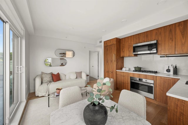 2550 Garden Drive 406, Vancouver