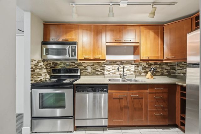 423 Agnes Street 106, New Westminster