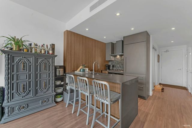 2288 Alpha Avenue 407, Burnaby