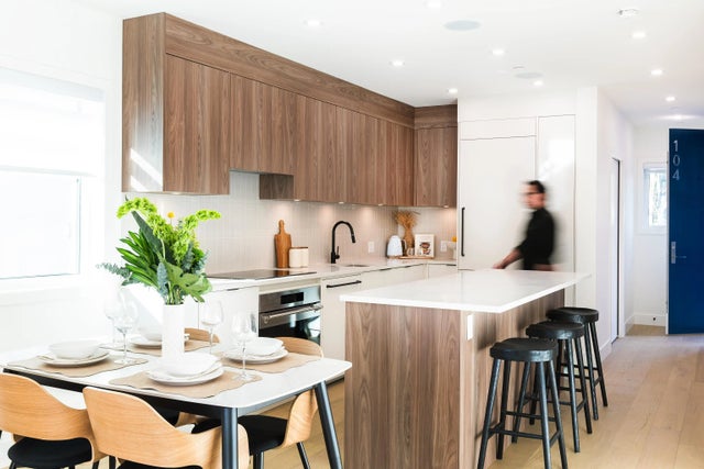 1550 E 3rd Avenue 104, Vancouver