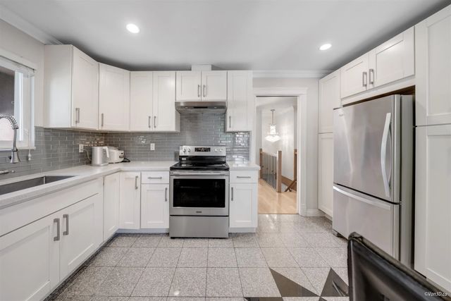 7531 Oak Street, Vancouver