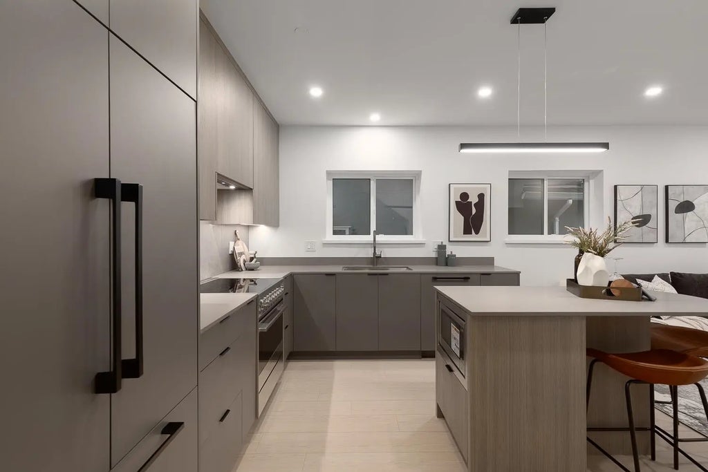 2339 E 34th Avenue 210, Vancouver