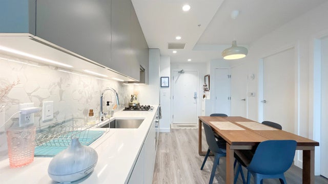 8181 Chester Street 210, Vancouver