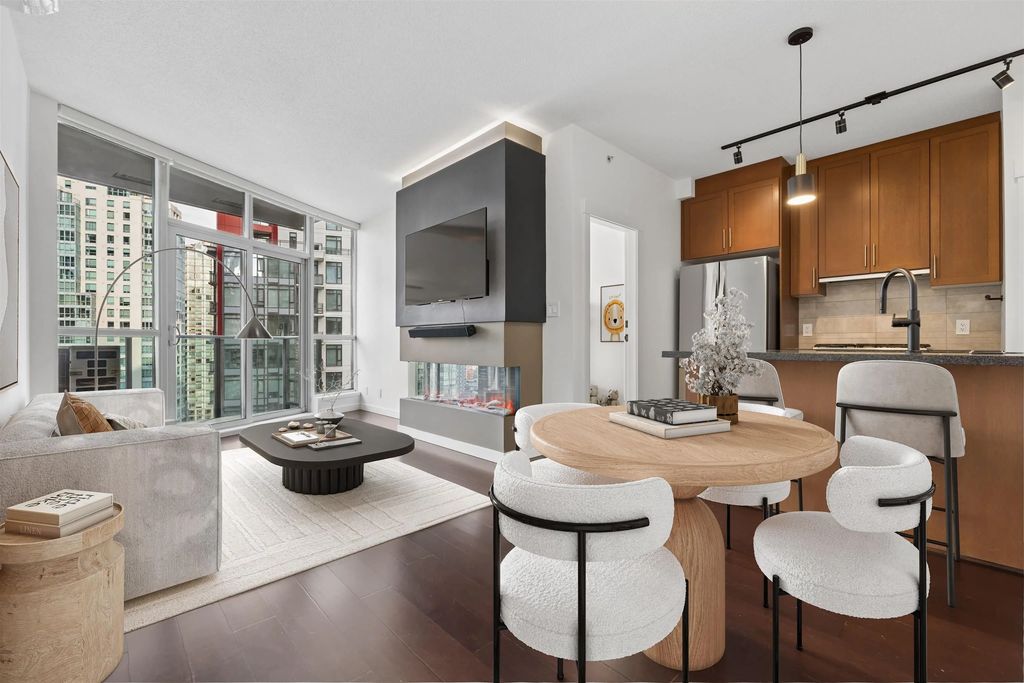 1189 Melville Street 2007, Vancouver